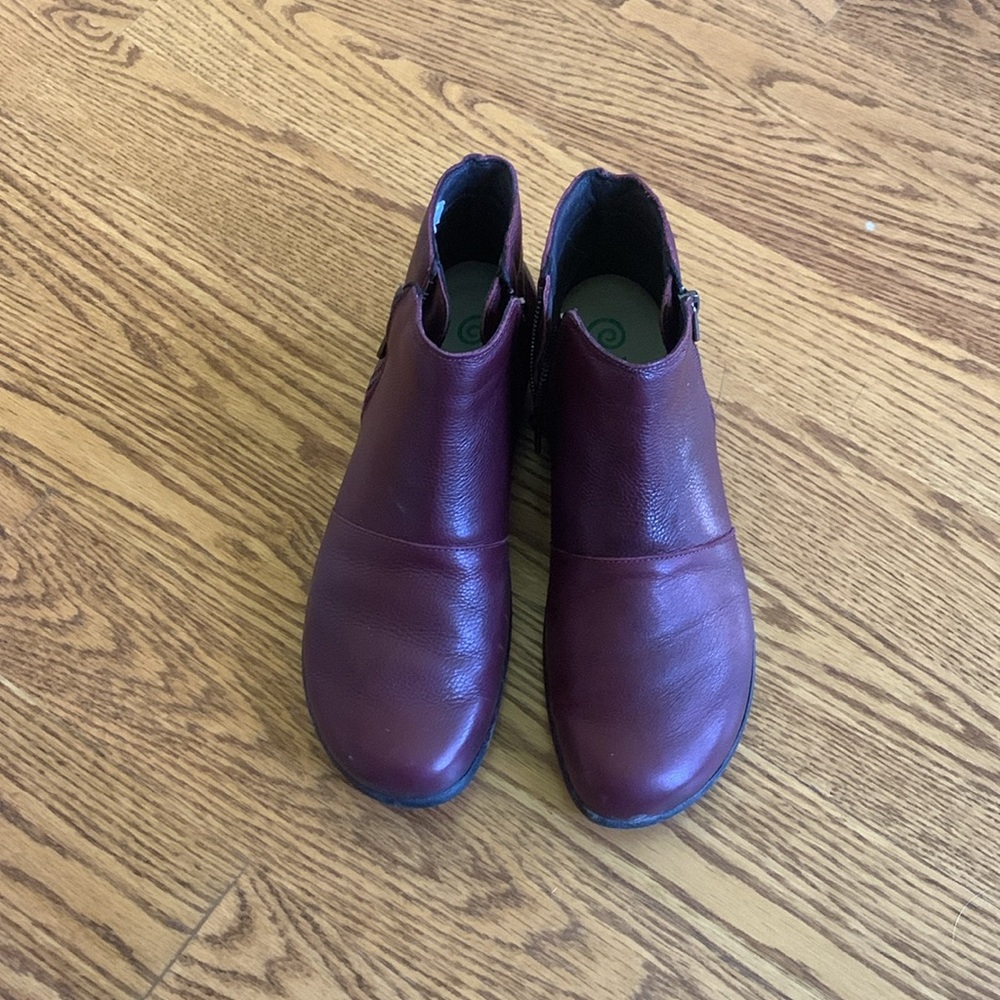 Naot Wanaka boots - Size 40 (US 9 or 9.5)